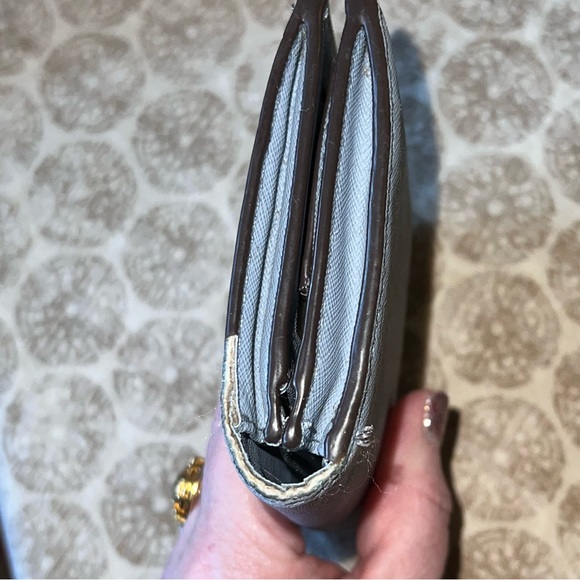 Michael Kors Pale Periwinkle Saffiano Leather Wallet NWOT Q - Picture 3 of 10